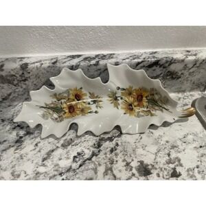 Old Nuremberg Bavaria Germany Porcelain Leaf Shaped‎ Dish Yellow Daisy Flowers